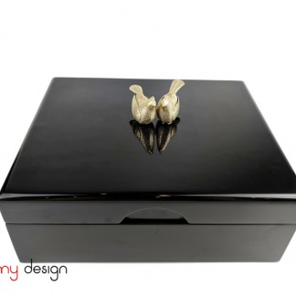 Black  lacquer box attached with 2 birds 22x27xH9 cm